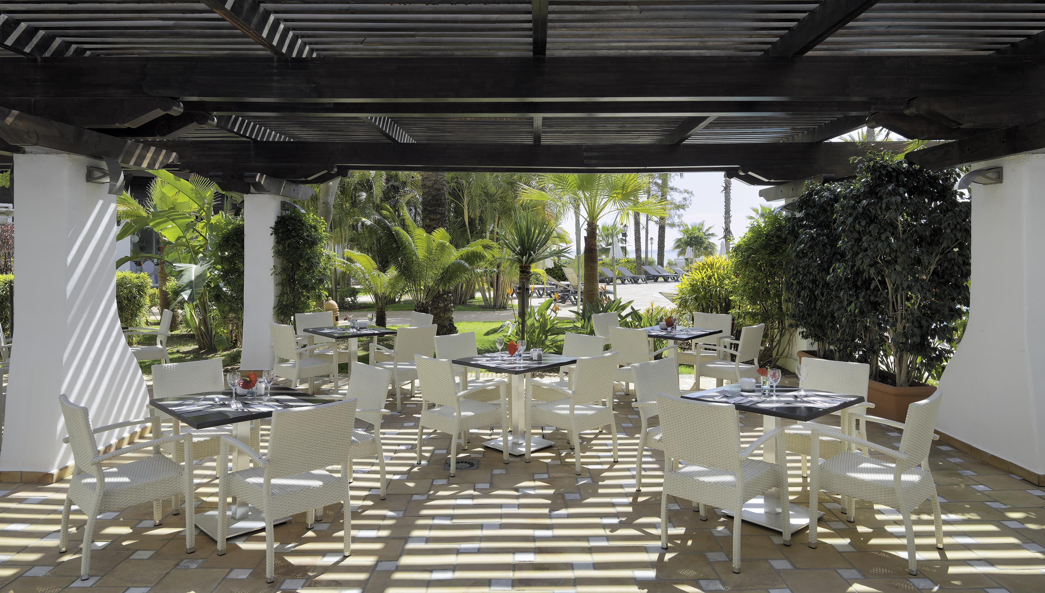 H10 Estepona Palace Exterior photo